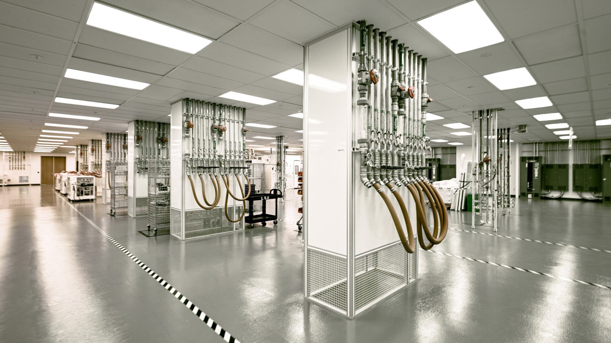 Cleanroom containing high tech laboratory equipment